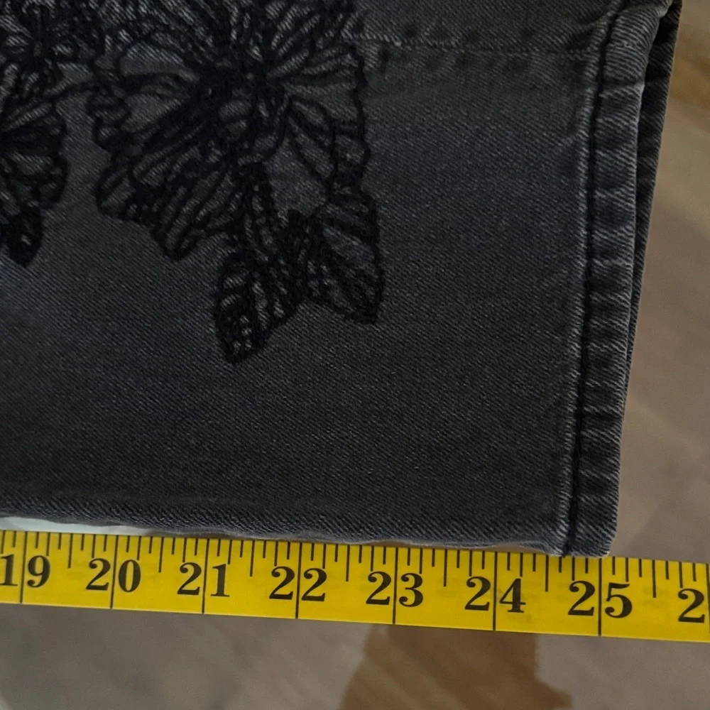 American Eagle Outfitters Charcoal Jeans with Black Floral Pattern - Picture 11 of 12